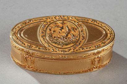 Gold snuff box. Louis XVI period.