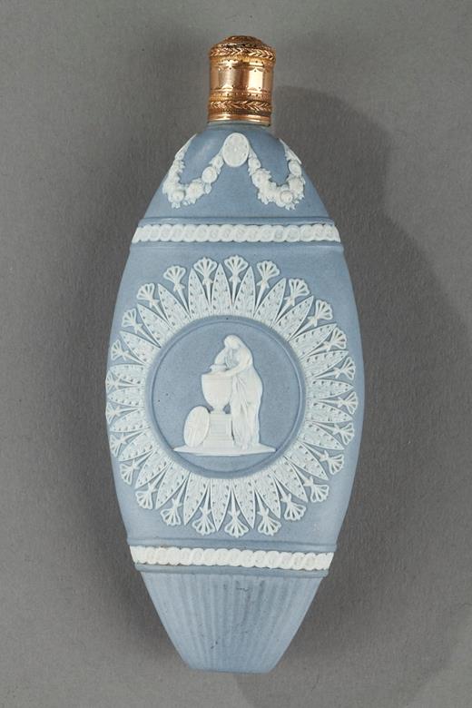 perfume, flask, bottle, 18th, century, Englis, blue, porcelain