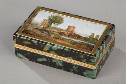  Porphyry box with micromosaïc after Antonio de Angelis, early 19th Century