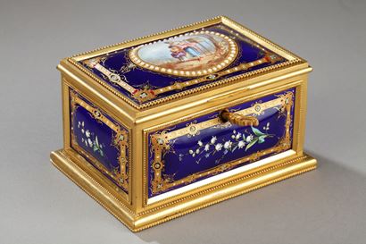 19TH CENTURY CASKET IN  ENAMEL AND GILT BRONZE MOUNTS. Signed Tahan. 19th century.
