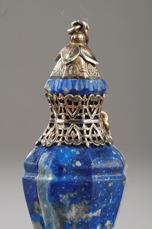 Silver And Lapis Lazuli Flask, 19th Century. | Galerie Ouaiss 