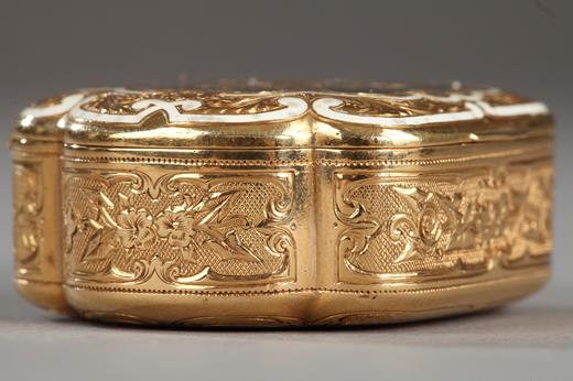 Gold and enamel box. Late 19th-century. 