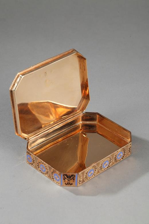 Snuff box gold enamel swiss  purchase landscape