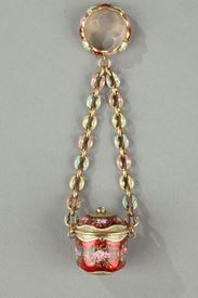 Early 19th century gold and enamel vinaigrette, chain, and ring.
Circa 1820