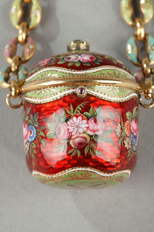 first 19th century jewellery scent bottle in gold and enamel