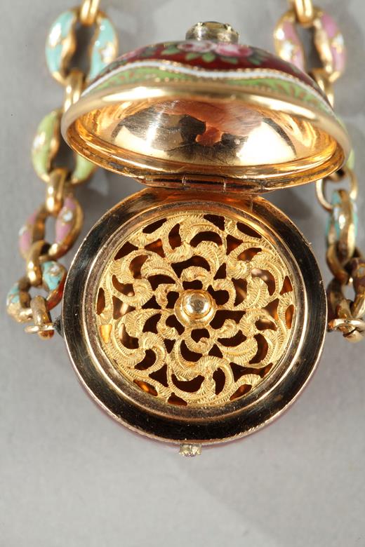first 19th century jewellery scent bottle in gold and enamel