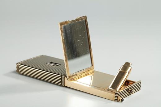 Gold and Enamel Minaudière. <br/>
Art Deco, 1920-1930.

