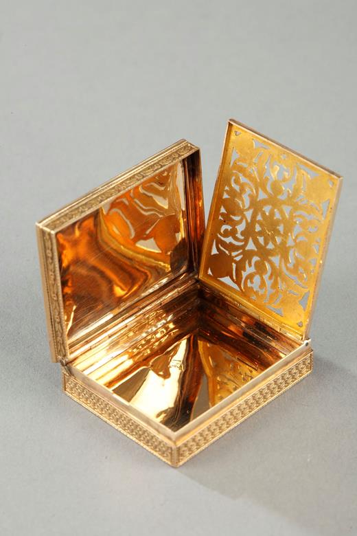 gold, vinaigrette, enamel, Swiss, Georges Raymond and Cie, perfume, 19th century, Restauration
