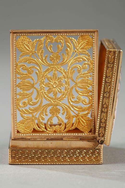 gold, vinaigrette, enamel, Swiss, Georges Raymond and Cie, perfume, 19th century, Restauration