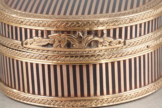 box, snuff-box, 18th cnetury, Louis XVI, tortoishell, stripes, thumbpiece, scroll