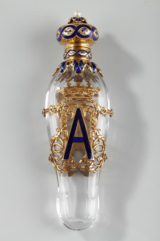 gold, flask, perfume bottler, perfume, 19th century, enamel, monogramme