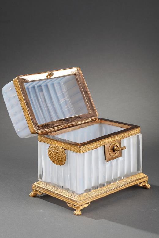oplaine, white, casket, ormolu, gilded, Charles X, Restauration, 19th Century