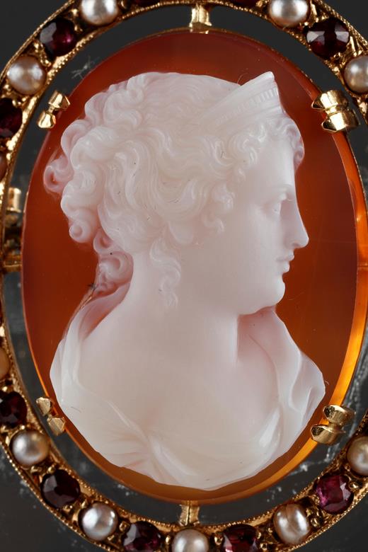 jewellery, brooch, cameo, agate, gold, pearls, rubys, woman, bust, profil, 19th century, Victoria, Napoleon III