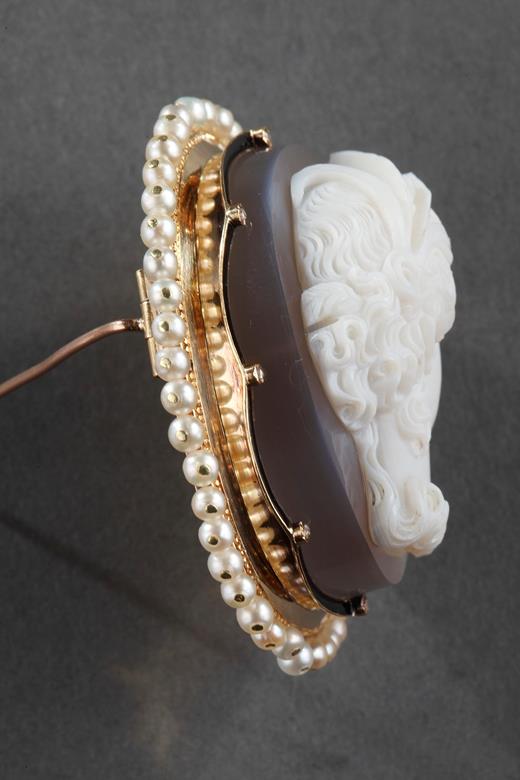 cameo, agate, antique, pearls, gold, brooch, jewel, jewellery, 19th, century, Napoleon III, Victoria