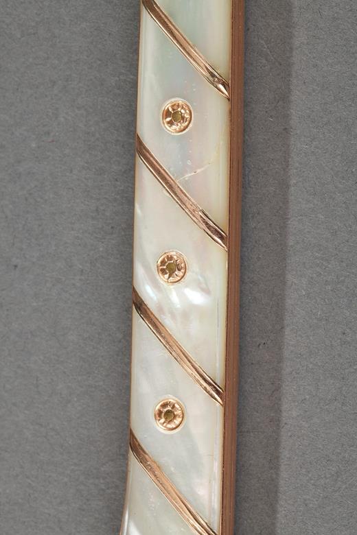 18th Century French gold and mother of pearl pen knife.