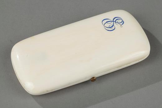case, ivory, gold, 19th century, ivory, sewing case, steel, scissors, die, thimble,needle case