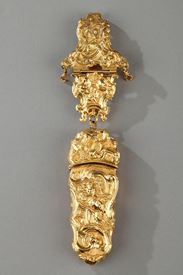 18th Century Fine Gold repoussé case with chatelaine. 
