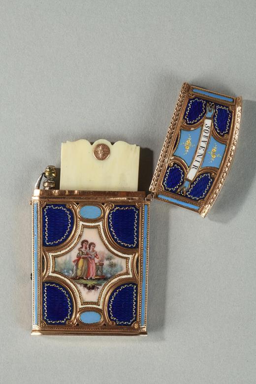 Louis 16 souvenir case in enameled gold with carnet de bal in ivory