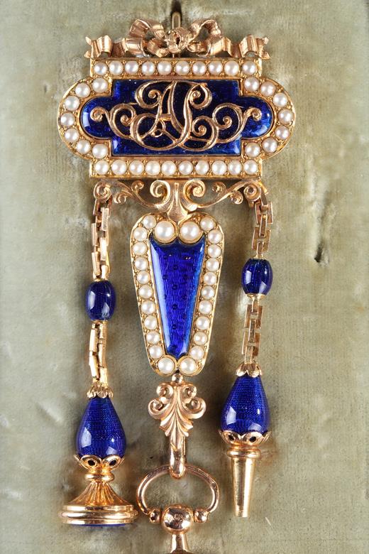 watch, chatelaine, goold enamel, blue, key, seal, Chaumet, Victoria, Napoléon III, 19th century