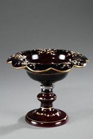 Coupe rouge rubis émaillée en cristal de Bohème.<br> XIXème siècle.