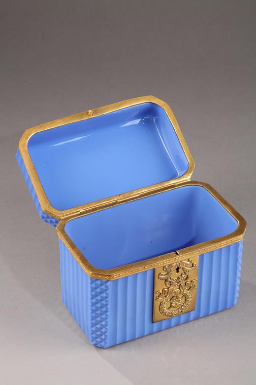 casket, bue opaline Charles X, jewellery box, 19th Century, Creusot, Baccarat