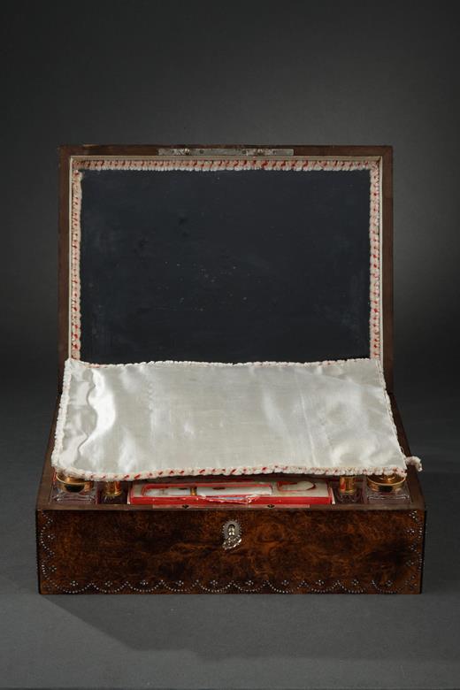 casket, ncessaire, mother-of-pearl, gold, cissors, Palais Royal, sewing-case, 19th century, Charles X, needle