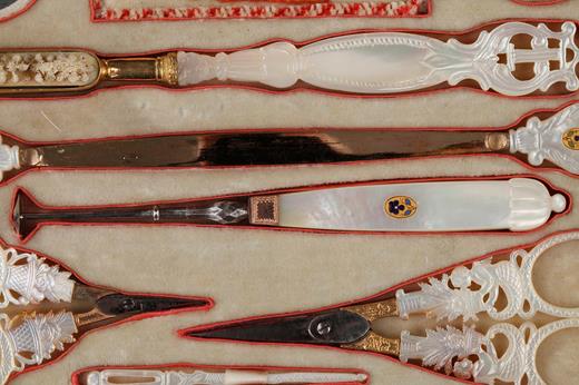 Casket sewing-set with Cupid painting