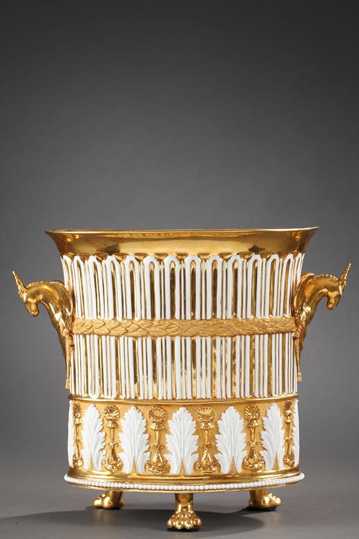 Vase clock in Paris Porcelain with gilt, early 19th century 