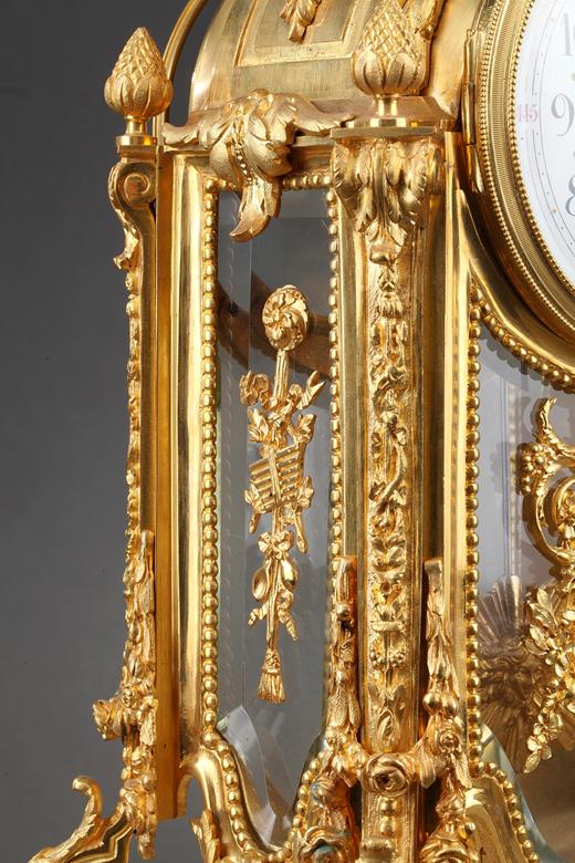 Louis XVI style clock in gilt bronze, cristal and white marble , Napoleon period