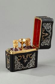 18th Century Perfum flask set in gold, silver and tortoishell.