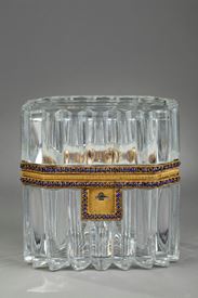 Coffret cristal taillé, bronze doré et cristal bleu.<br> Milieu XIXème siècle.