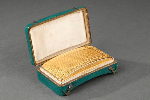Empire gold snuffbox case 19th century with its leather case