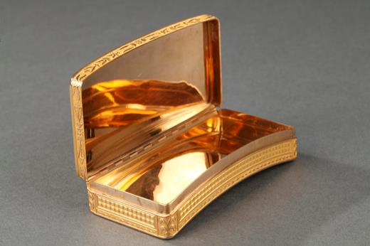 Empire gold snuffbox case 19th century with its leather case