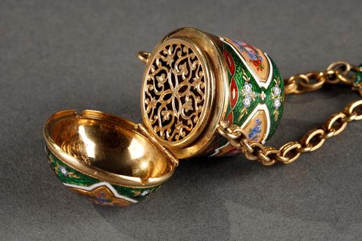 Perfume flask, vinaigrette, gold, enamel, Restauration, 1820, 19th century, flowers, opalescent