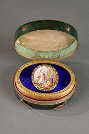 Exceptional 18th century enamelled gold box. 