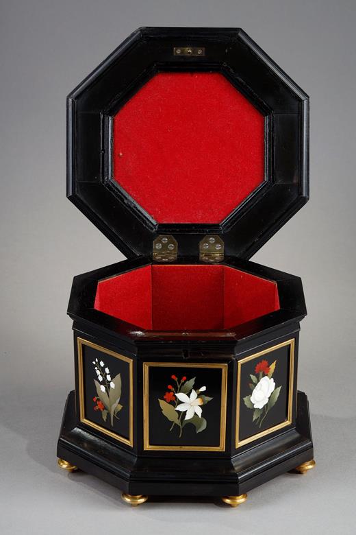jewellery box, wood, black, pietra dura, flowers, precious stones, mid-19th century, Frenche Restauration