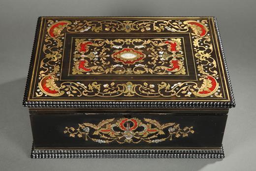 Napoleon3 casket inlaid with mother-of-pearl, tortoisehell and brass, Napoleon 3 casket, Antic casket, 19 century