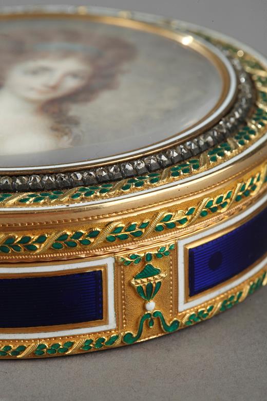 Bombonniere snuff box gold enamel diamonds miniature on ivory 18 th century  Frères Souchet