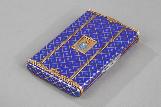 gold cigarette box with blue enamel , XX century