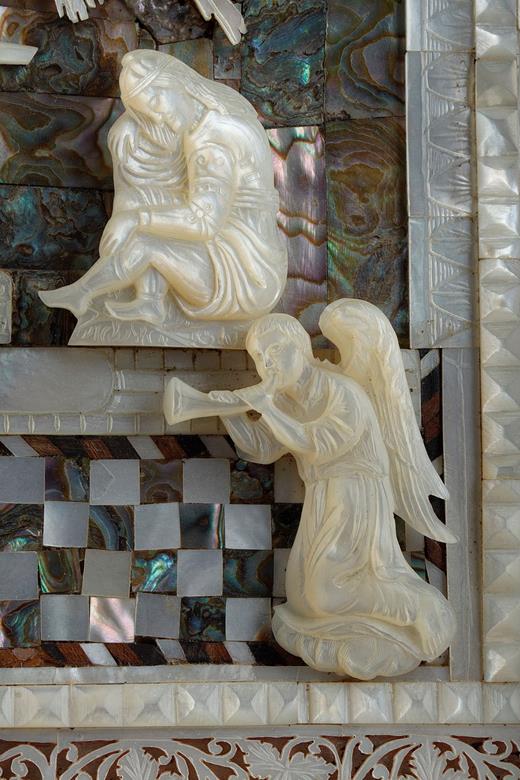 first 20th century  mother-of-pearl sculpture resurection of Christ