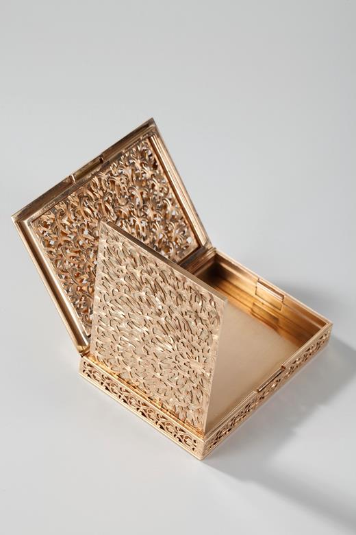 Compact, powder case,vanity case, gold box, Boucheron, jewellery, XX century, diamond, 