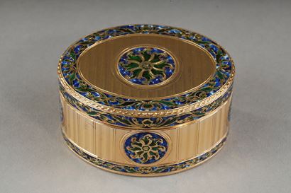 Late 18th century gold and enamel oval snuffbox.