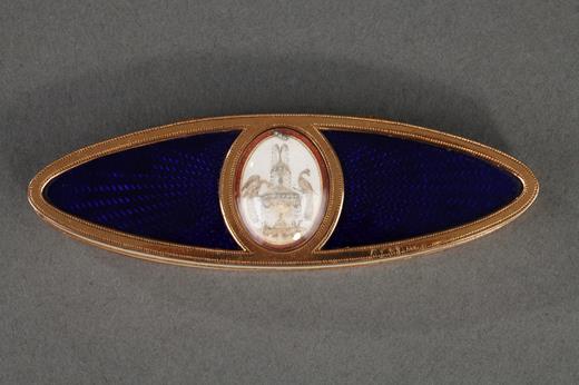  curdent gold box in blue enamel with peacock   18 century