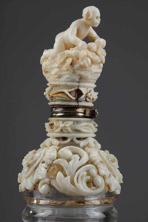  ivory and crystal flask, 19 century Dieppe ivory,  crystal perfume bottle, salt bottle, scent bottle