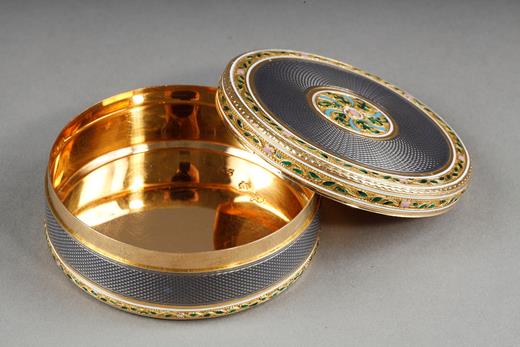 gold and enamel bonbonniere,  18th century gold snuffbox, Switzerland bonbonniere, 18 century, enamel switzerland box, prestige hallmarkgold box