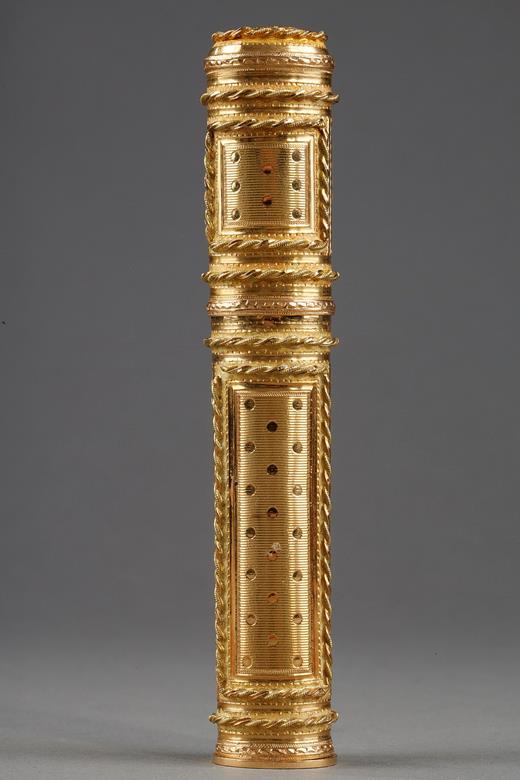 Gold wax case, 18th century Nicolas Augustin DELIONS wax case