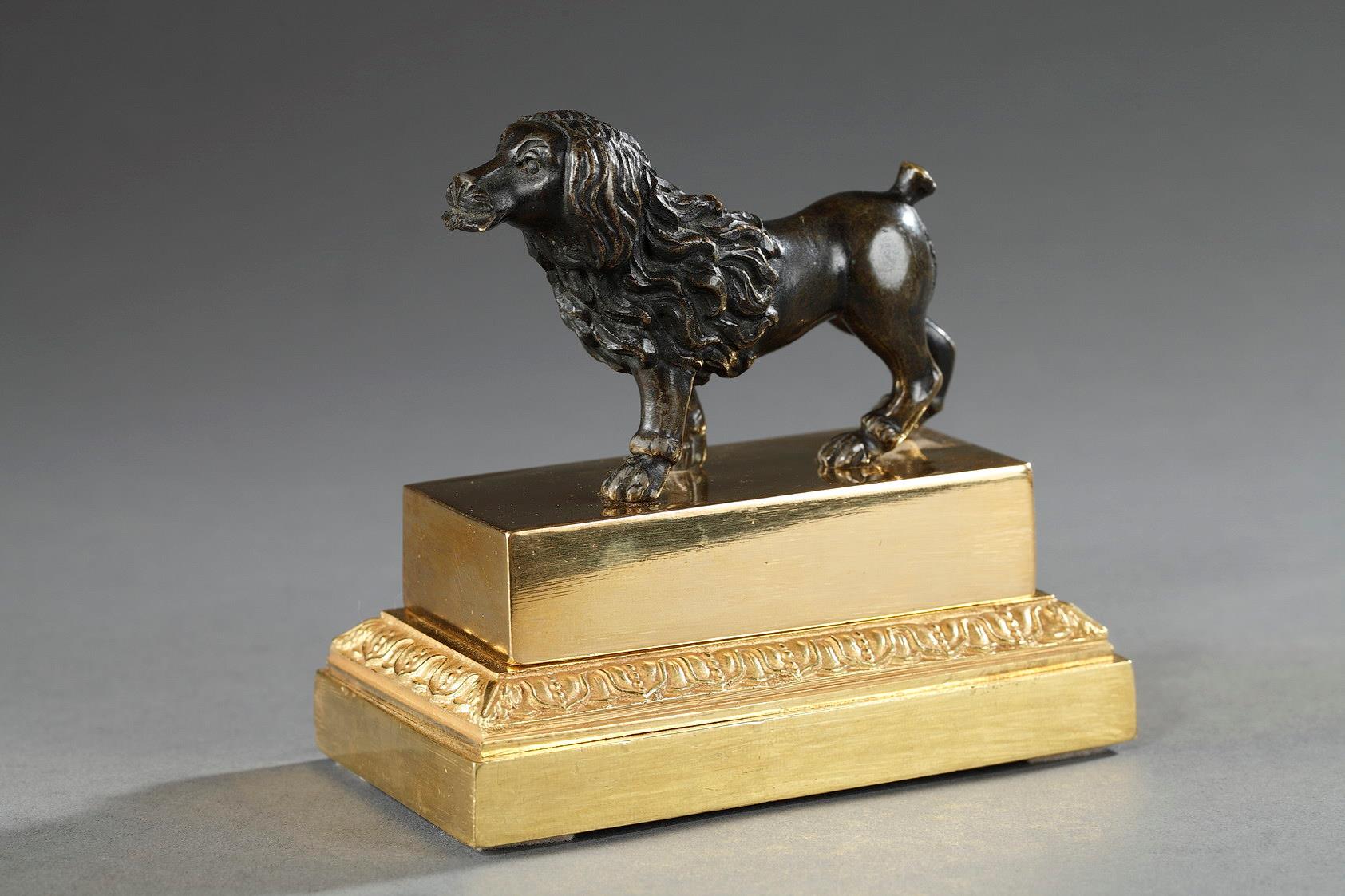 Bronze and patinated inkstand with lion-dog. French Restauration
