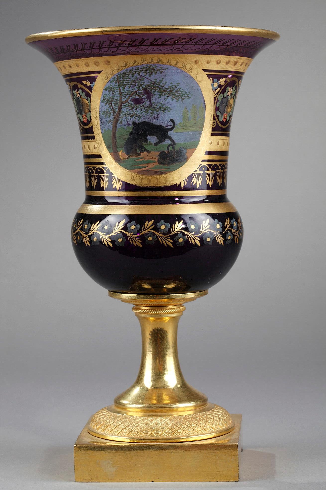 Opaline Medicis vase ormolu mounts inspired by La Fontaine' fables. 
Circa 1820-1830