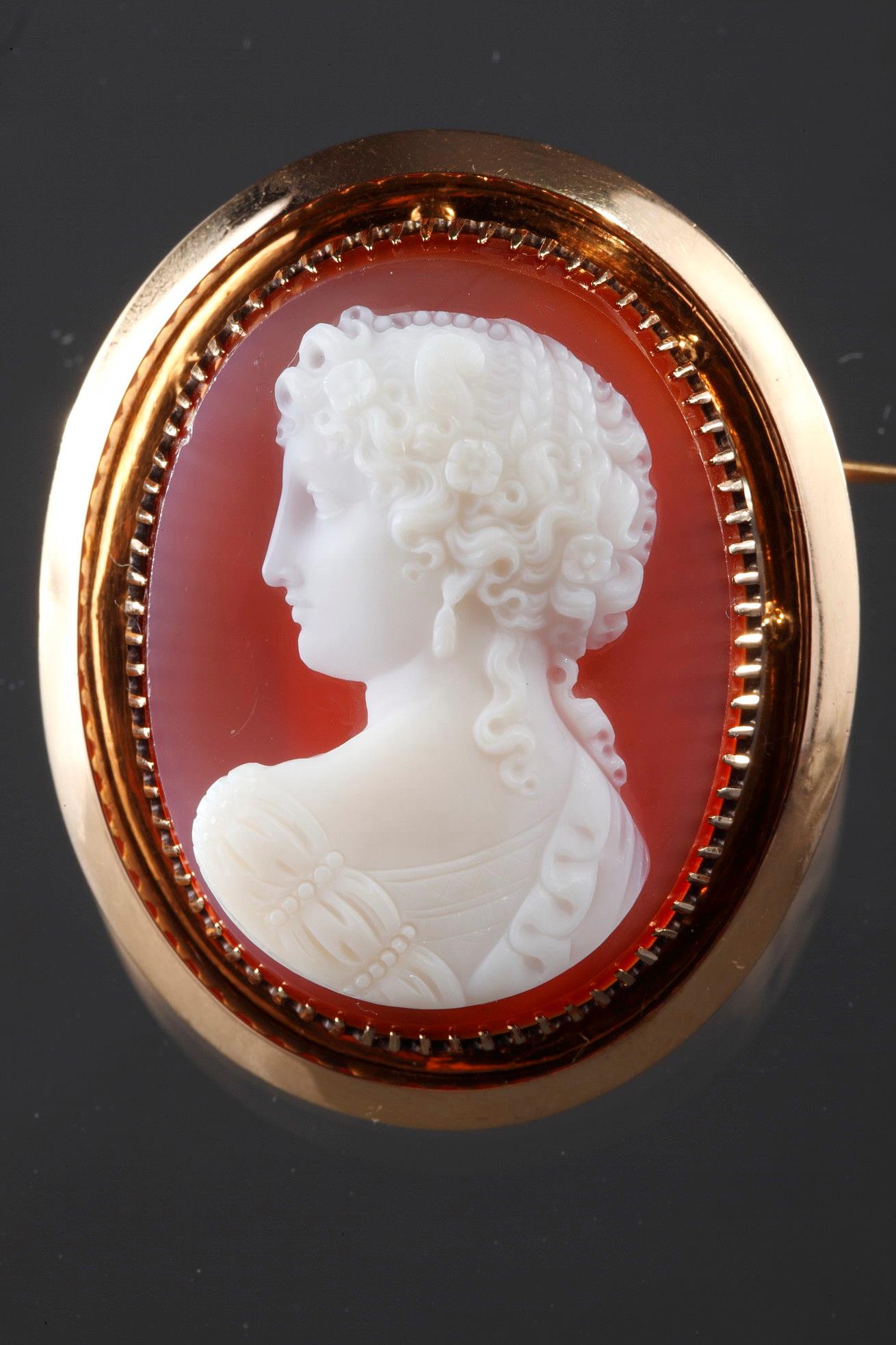 cameo, agate, brooch, gold, antique, woman, 19th century, Napoleon III, Victoria
