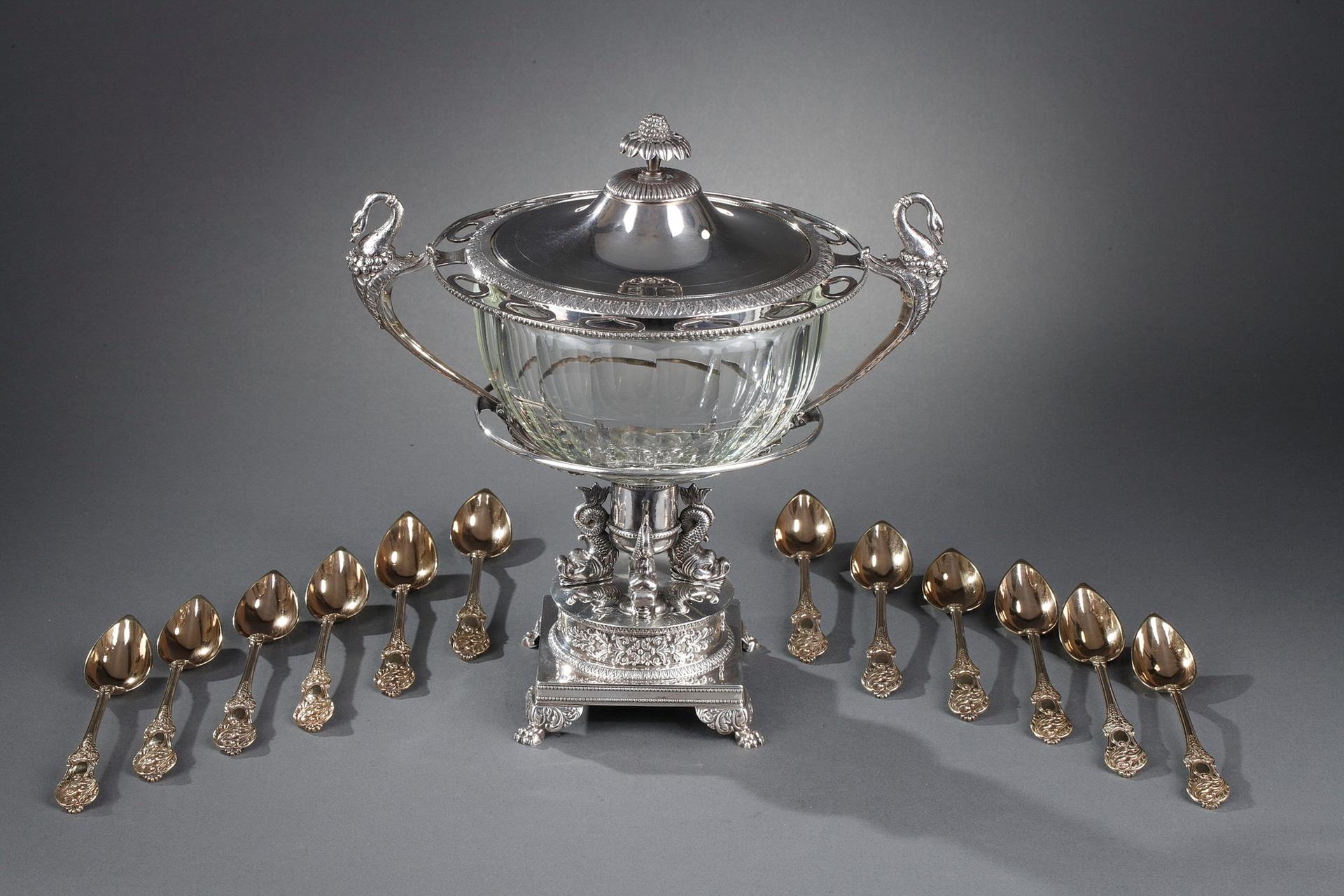 19th century LARGE SILVER AND CUT-CRYSTAL CONFITURIER,with 12 spoons. Restauration Period. 